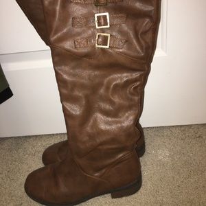 brown boots
